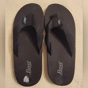 NWT Bass Men's Flip Flops, Size 8